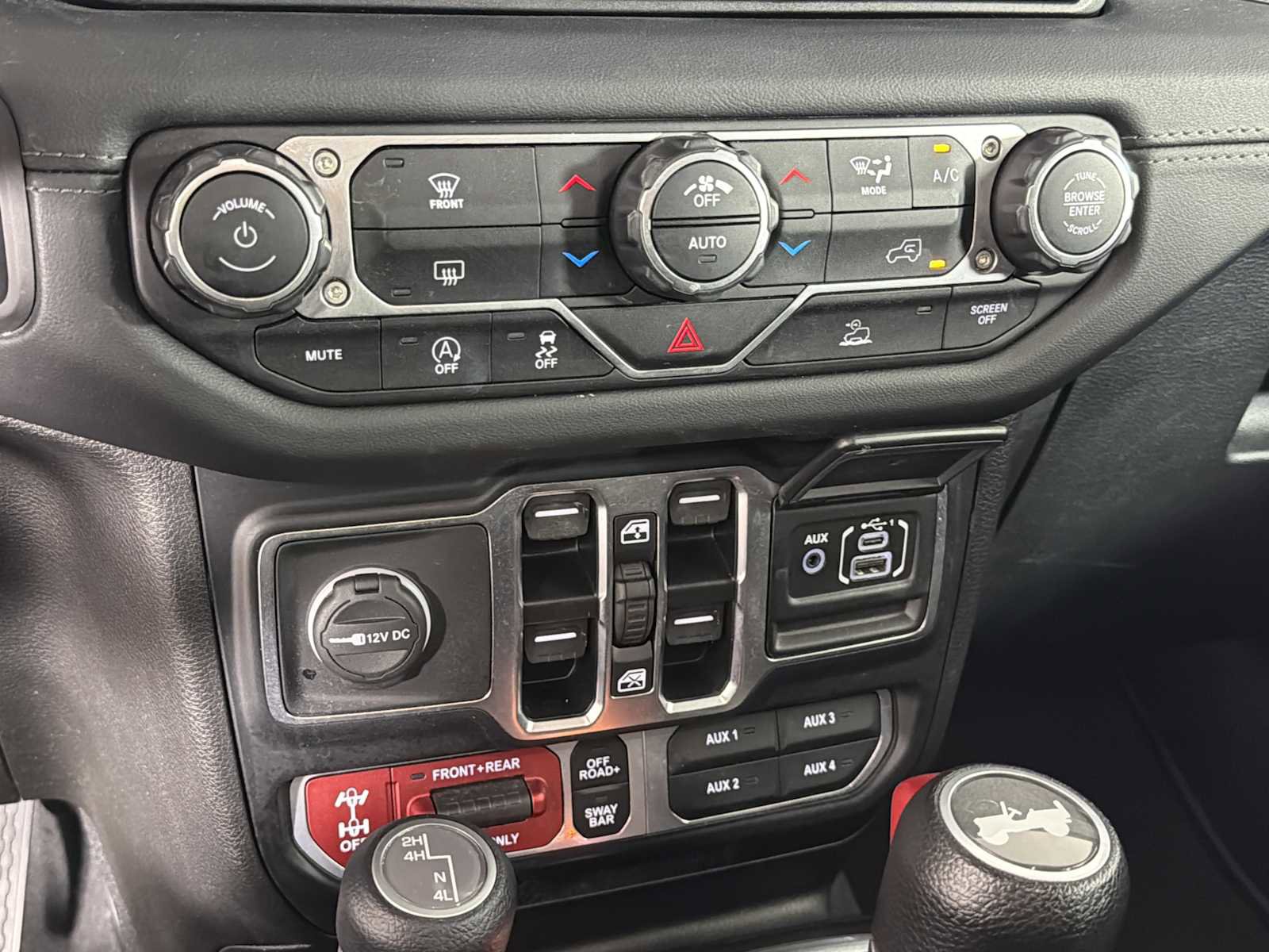 Used 2024 Jeep Wrangler Unlimited Rubicon image 27