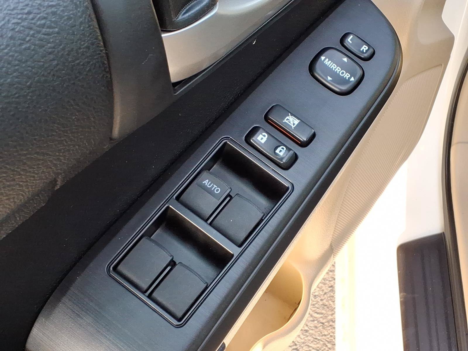 Used 2012 Toyota Camry LE FWD image 14