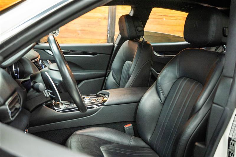 Used 2023 Maserati Levante Modena image 9