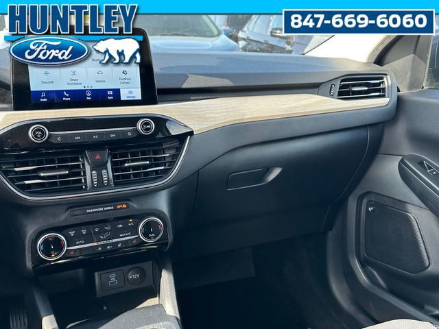 Used 2022 Ford Escape Titanium w/ Titanium Premium Package image 15