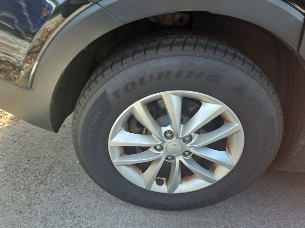 Used 2017 Kia Sorento LX w/ LX Convenience Package image 3