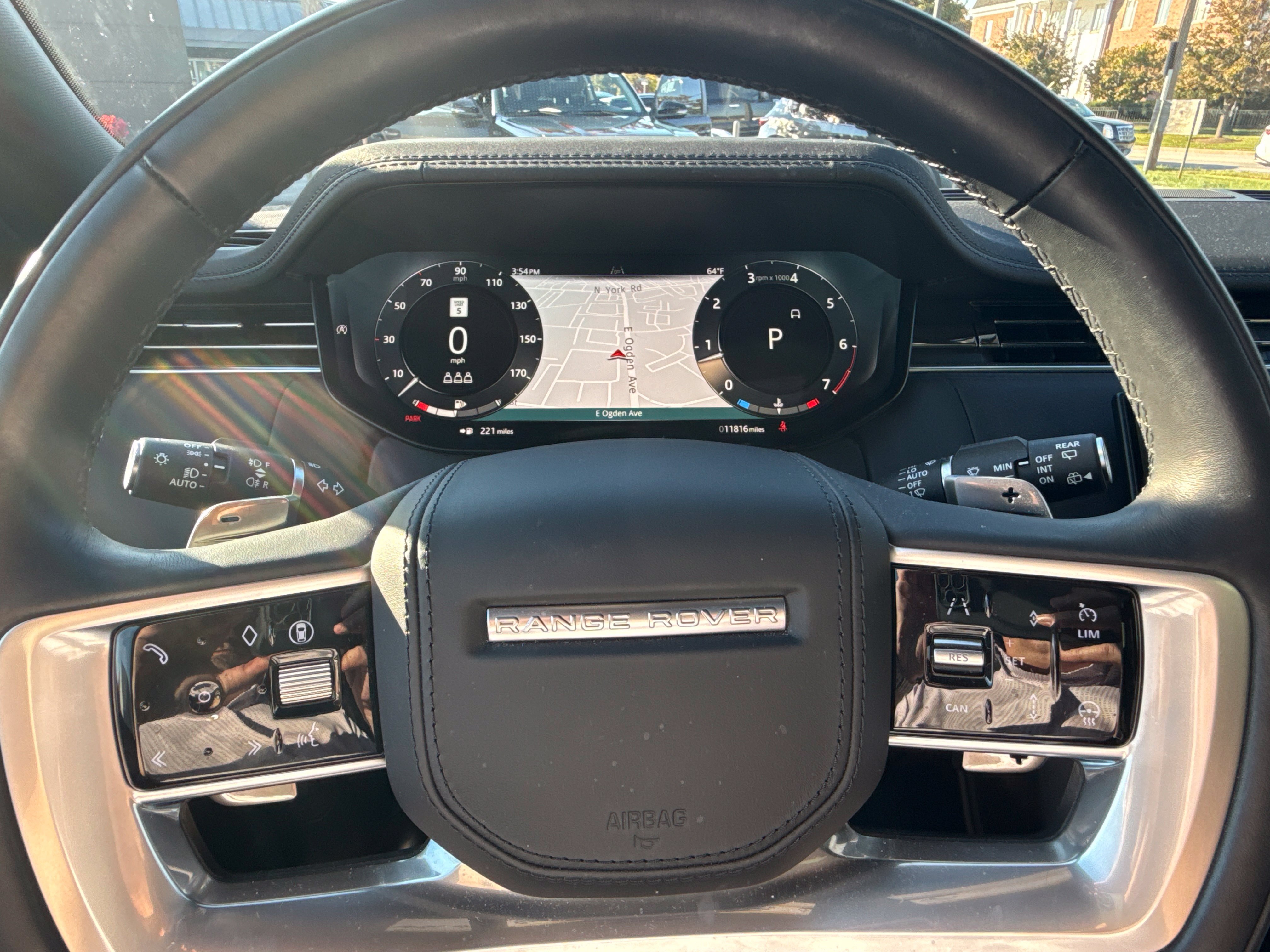 Used 2026 Land Rover Range Rover SE AWD/4WD image 15