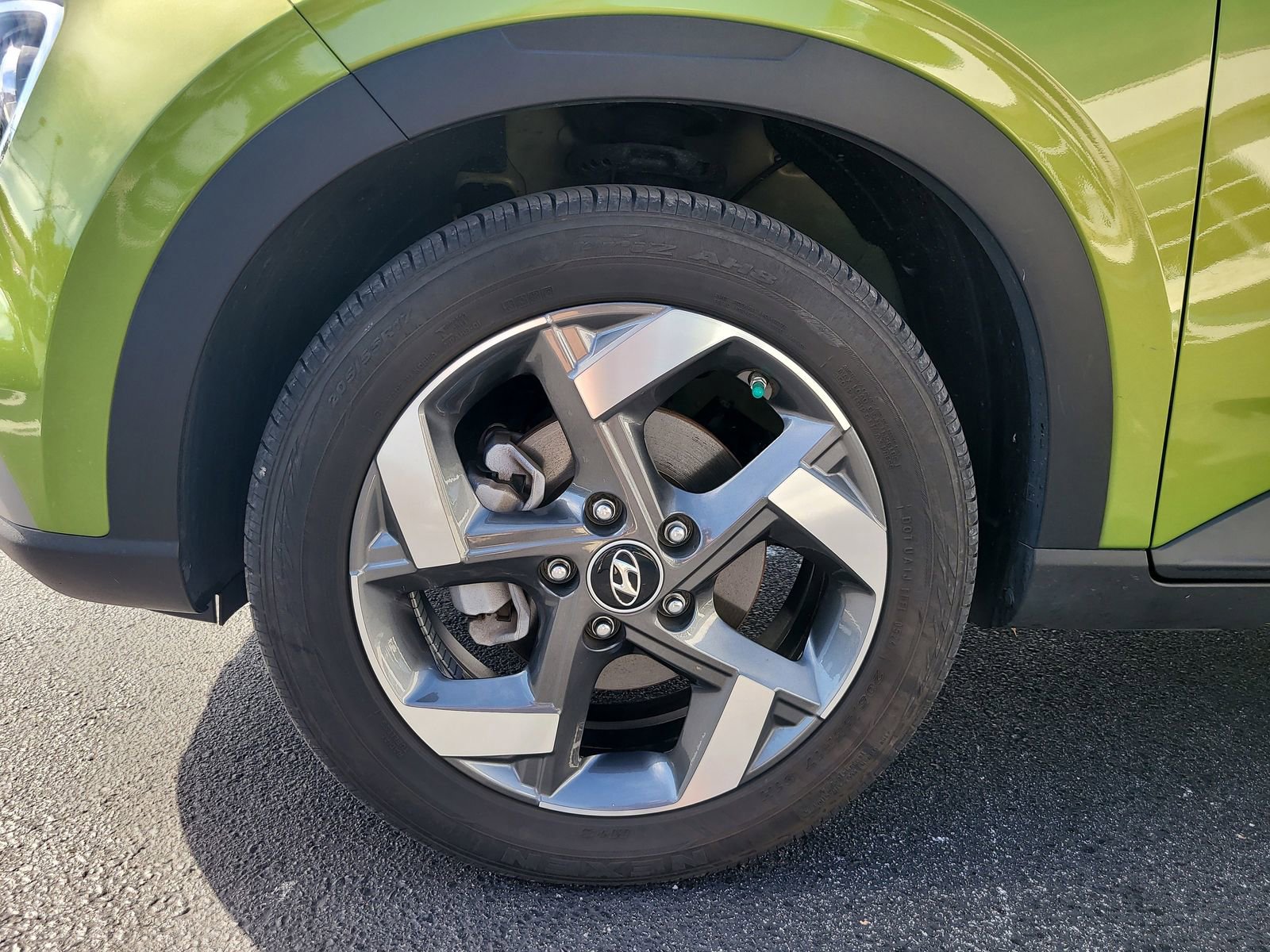 Used 2024 Hyundai Venue SEL FWD image 7