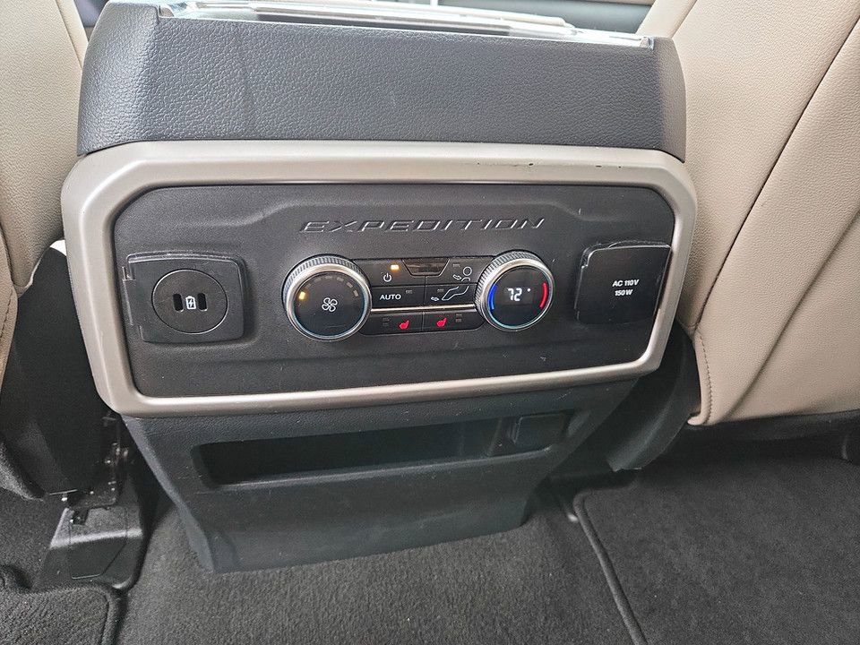 Used 2024 Ford Expedition Limited image 32