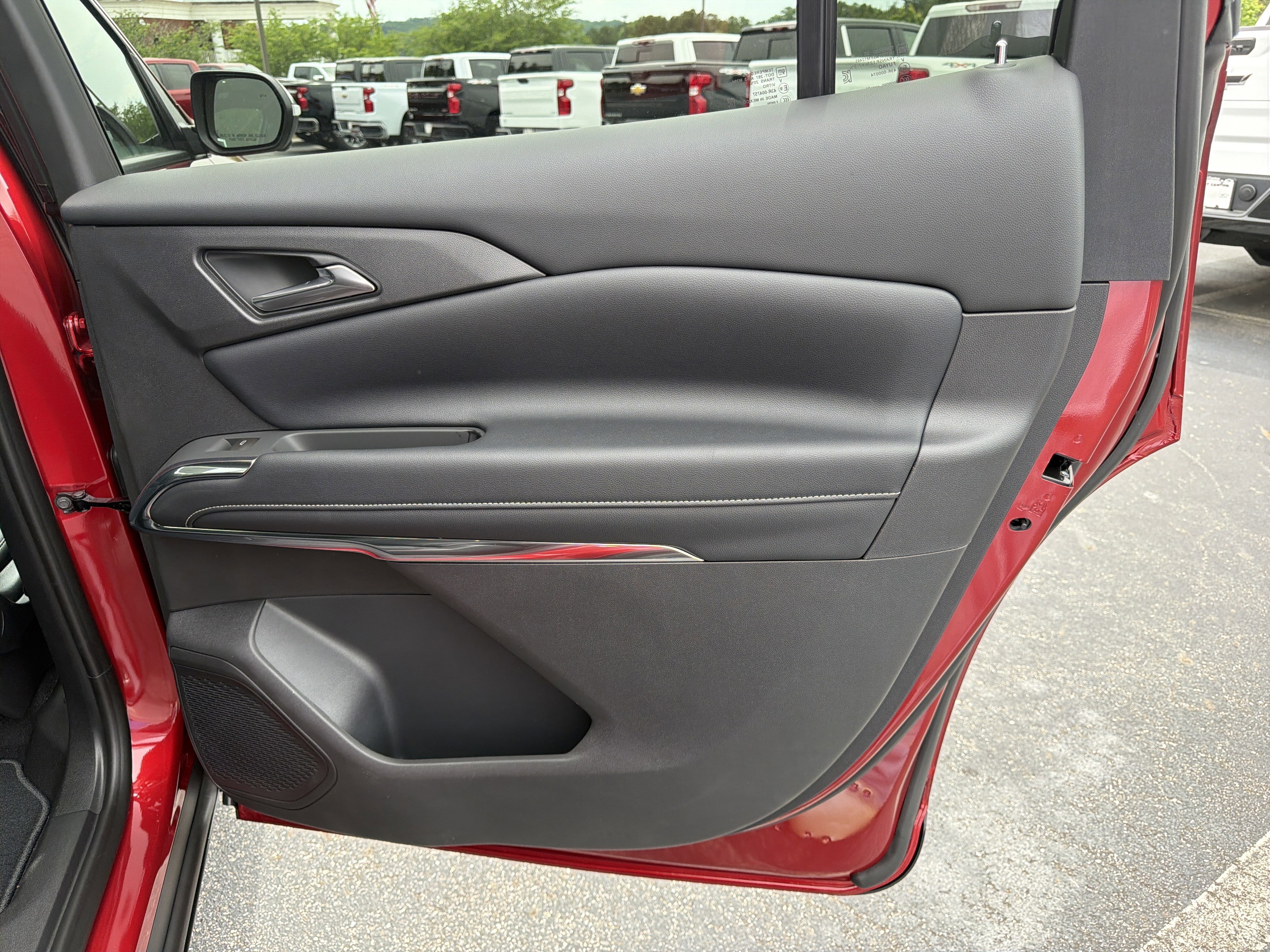 New 2026 Chevrolet Traverse LT w/ Midnight/Sport Edition FWD image 16