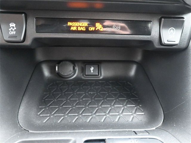 Used 2021 Toyota RAV4 LE image 29