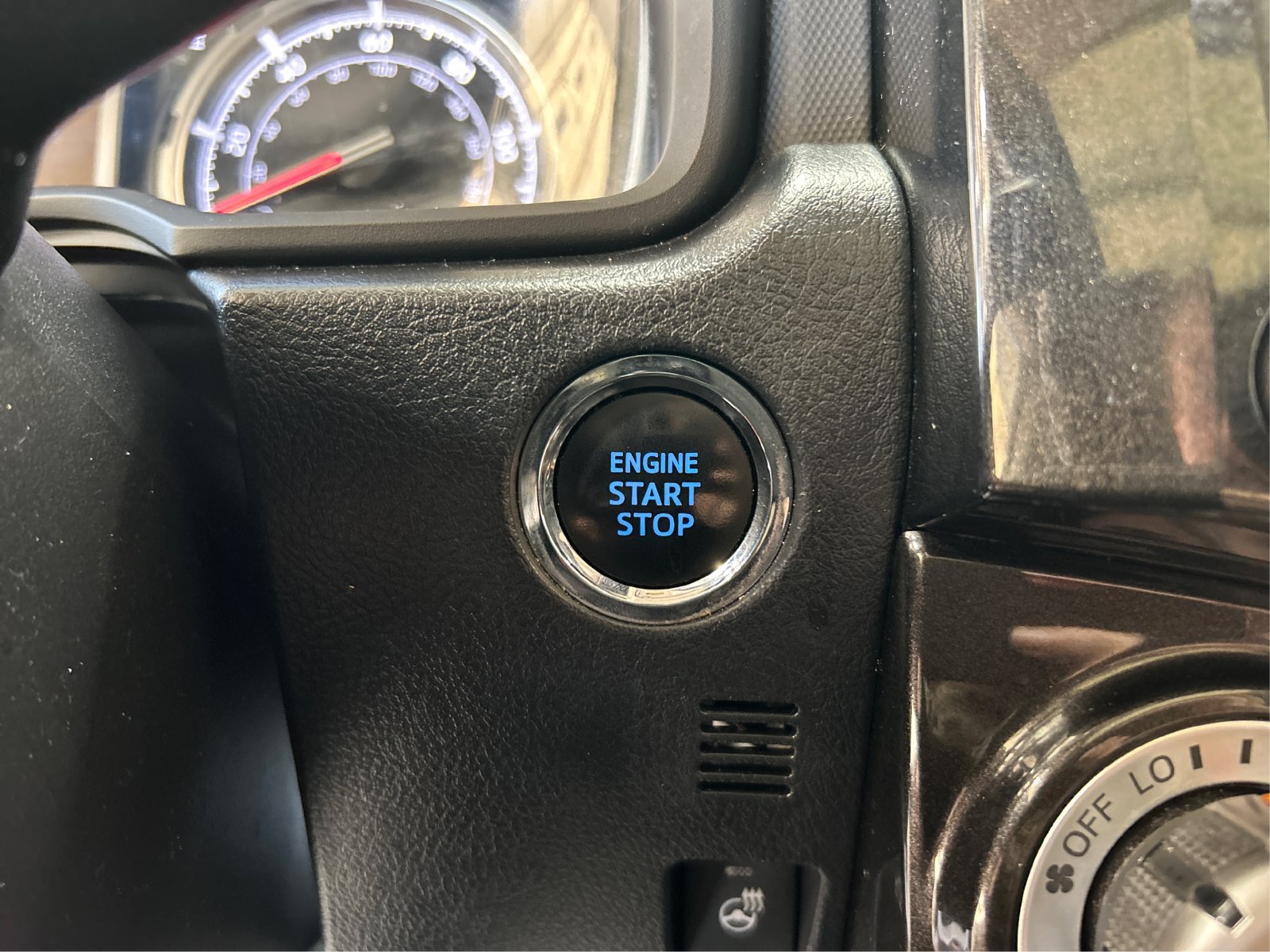 Used 2023 Toyota 4Runner TRD Off-Road Premium w/ Moonroof Package AWD/4WD image 27