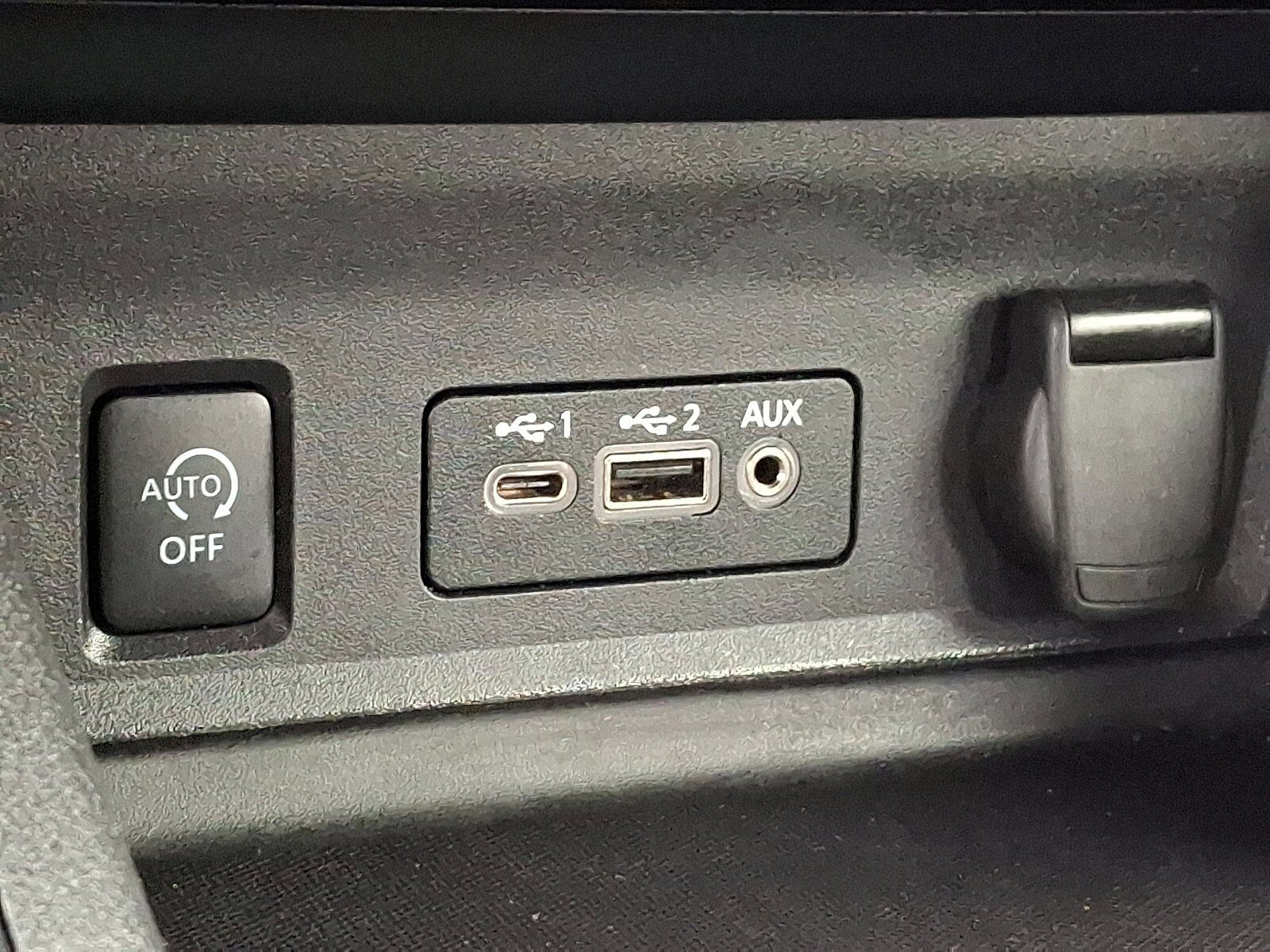 Certified 2024 Nissan Sentra SV FWD image 22