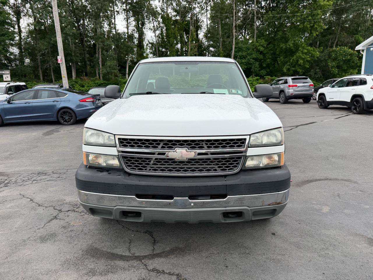 Used 2005 Chevrolet Silverado 2500 W/T AWD/4WD image 2