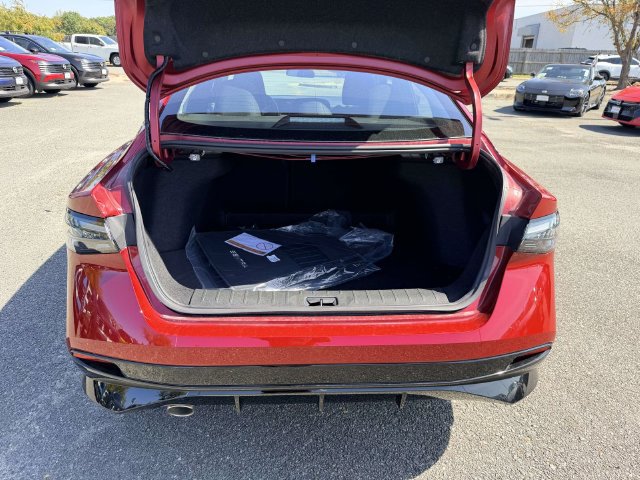 New 2027 Nissan Sentra SR w/ Floor Mat Package FWD image 12
