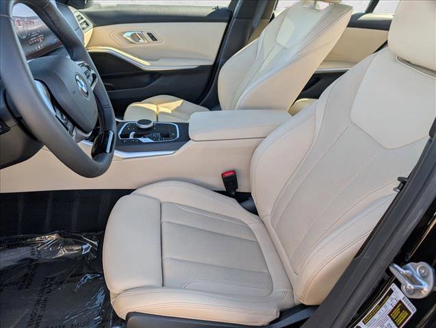 Used 2025 BMW 330i Sedan w/ Convenience Package image 17