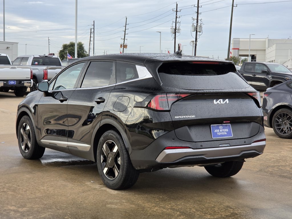 Used 2026 Kia Sportage LX FWD image 7