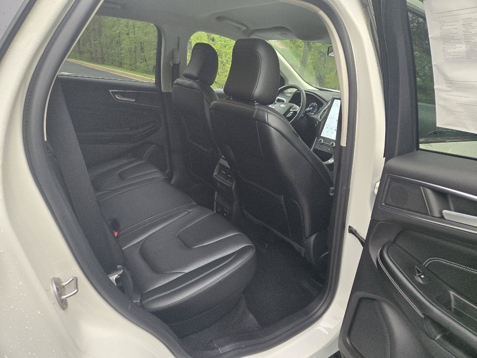 Used 2022 Ford Edge Titanium w/ Equipment Group 301A AWD/4WD image 27