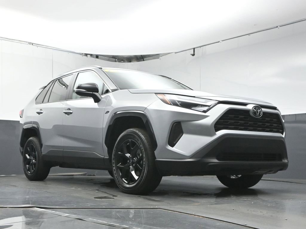 Used 2022 Toyota RAV4 XLE image 32