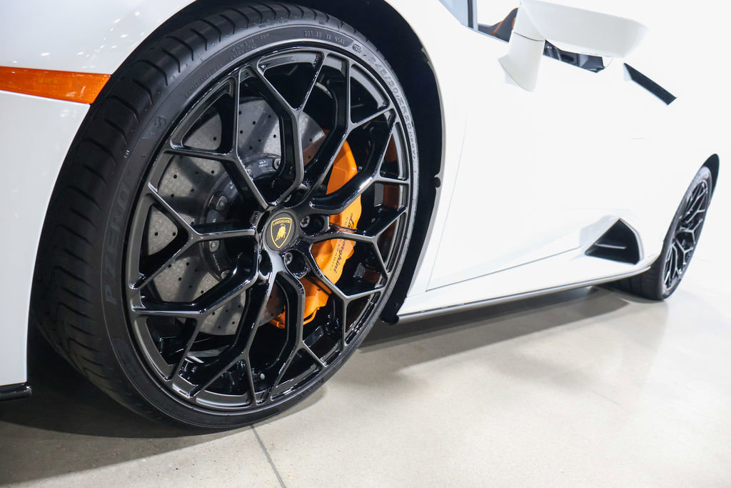 Used 2024 Lamborghini Huracan EVO image 46