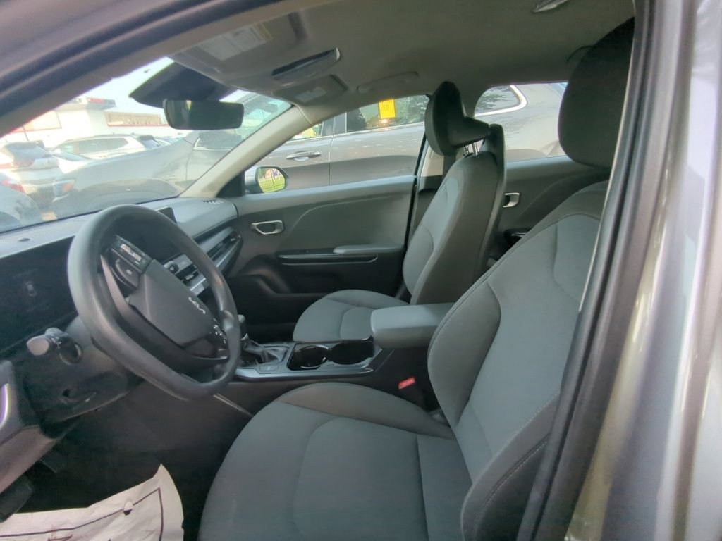 Used 2025 Kia K4 FWD image 6