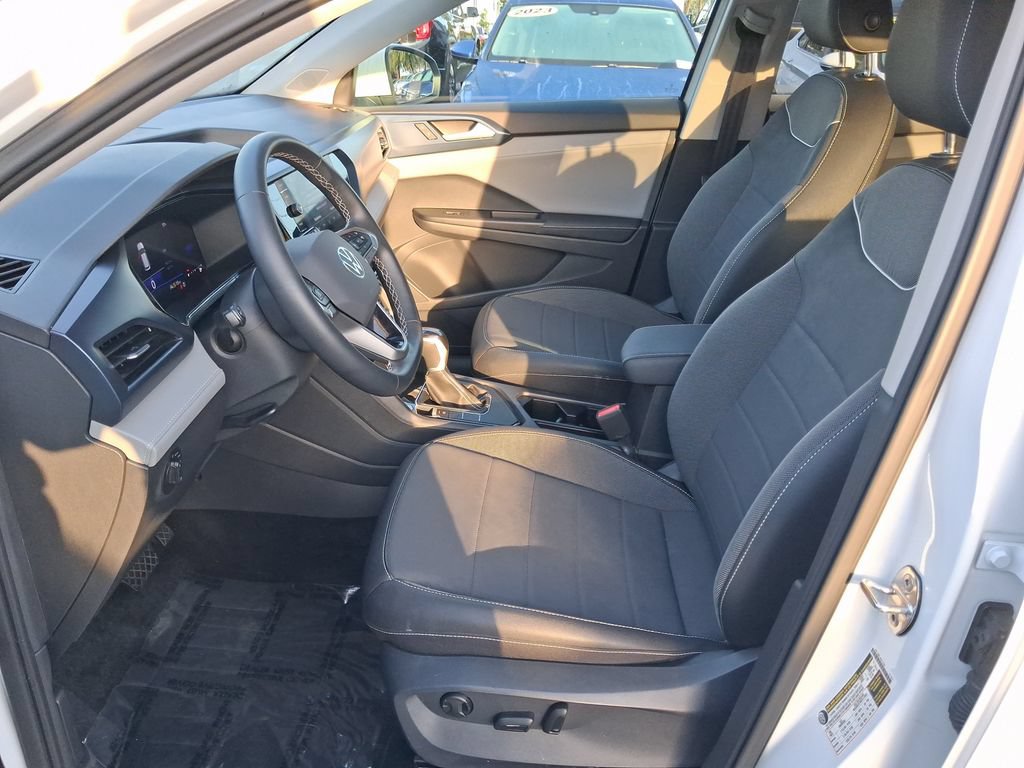 Used 2024 Volkswagen Taos SE FWD image 19