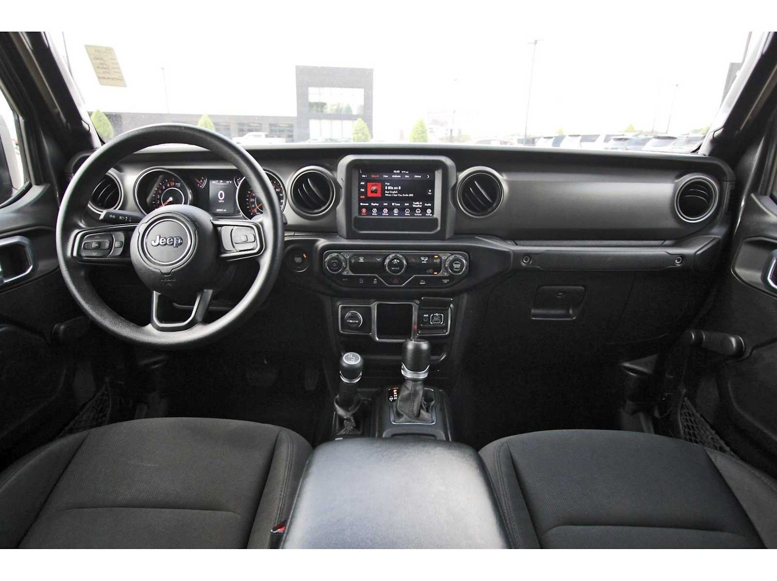 Used 2022 Jeep Gladiator Sport AWD/4WD image 7
