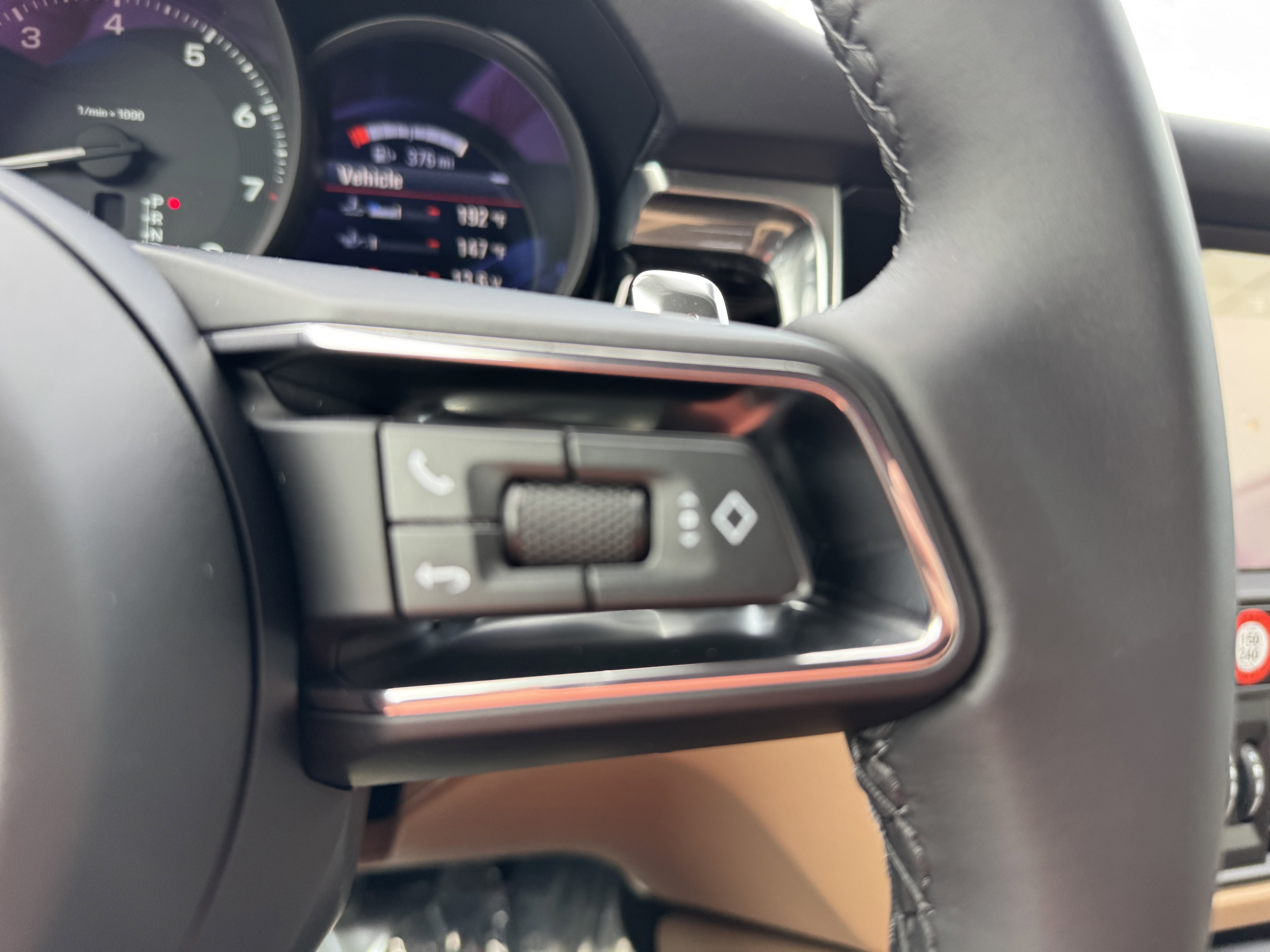 New 2026 Porsche Macan image 33