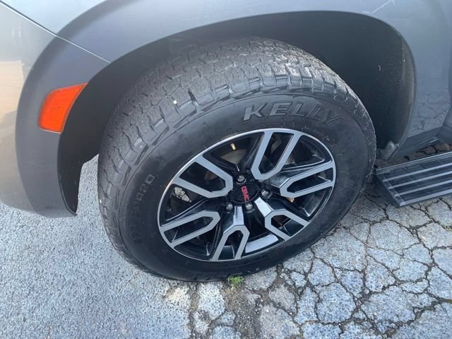 Used 2021 GMC Yukon XL AT4 w/ AT4 Premium Plus Package AWD/4WD image 39