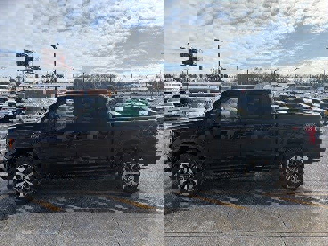 Used 2019 Ford F150 XL w/ Equipment Group 101A Mid image 3