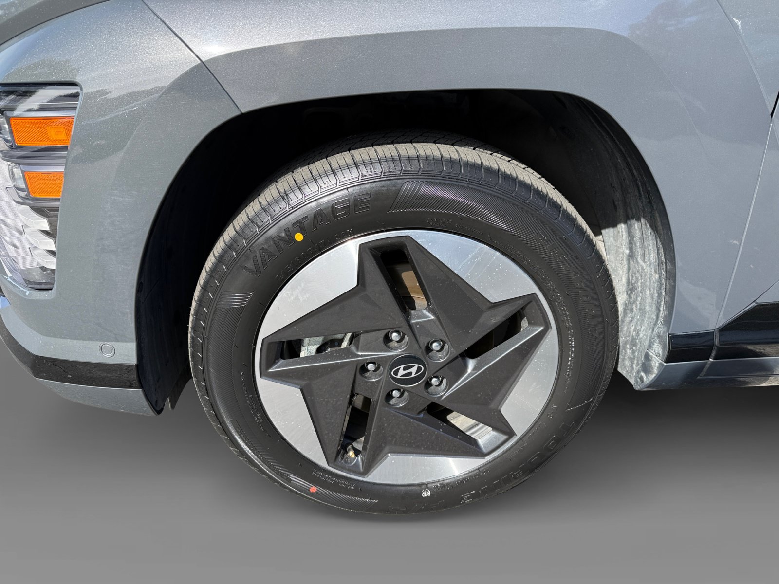 Used 2025 Hyundai Kona Limited FWD image 9