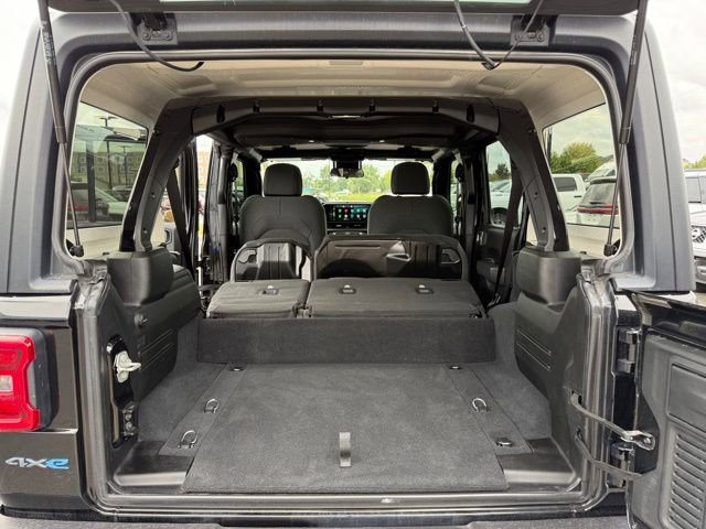 Used 2024 Jeep Wrangler Unlimited w/ Convenience Group image 39