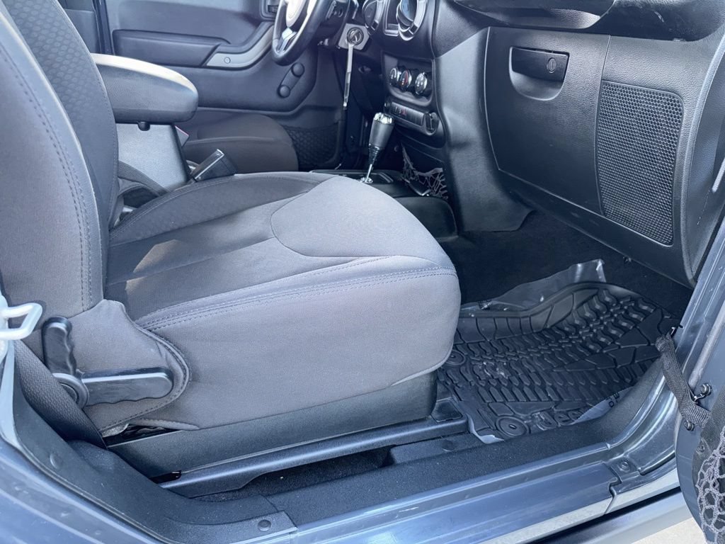Used 2018 Jeep Wrangler Sport AWD/4WD image 19