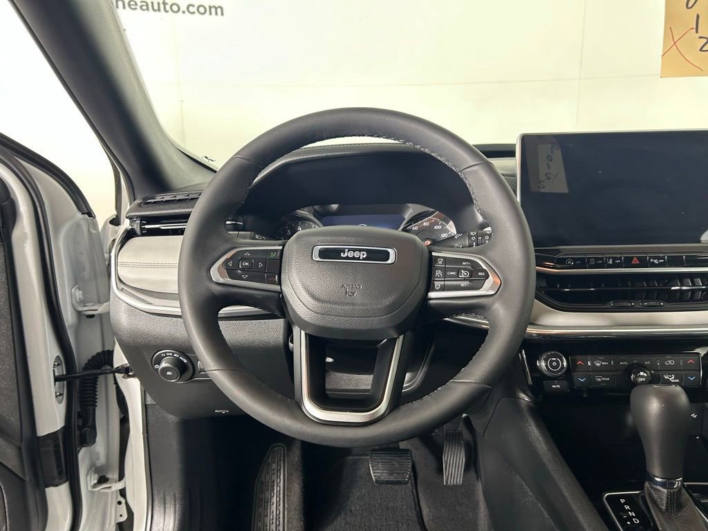 Used 2024 Jeep Compass Limited AWD/4WD image 8