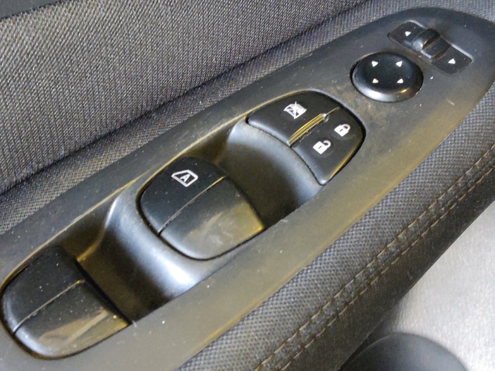 Used 2017 Nissan Pathfinder S AWD/4WD image 27