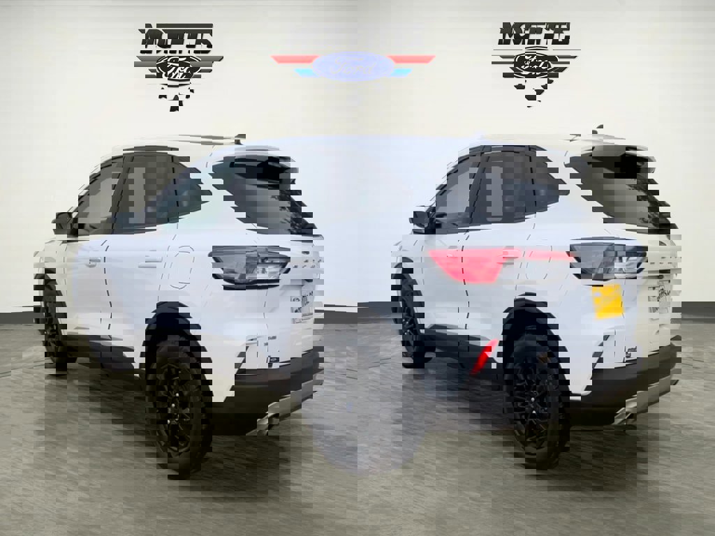 Used 2020 Ford Escape SE Sport image 7