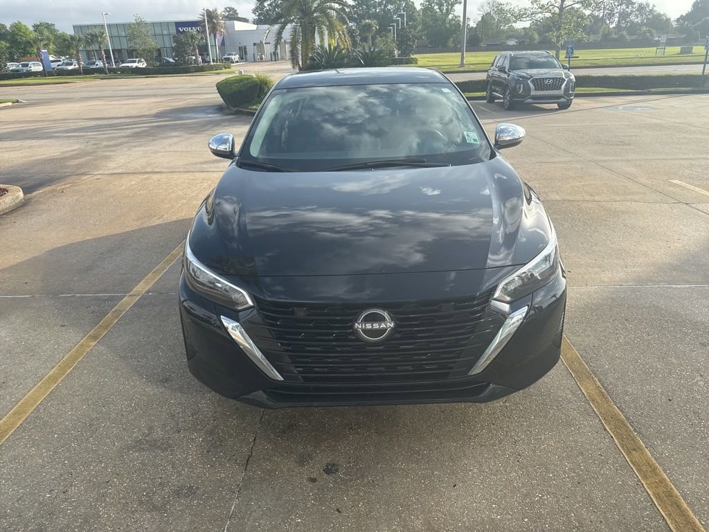 Used 2025 Nissan Sentra SV image 2