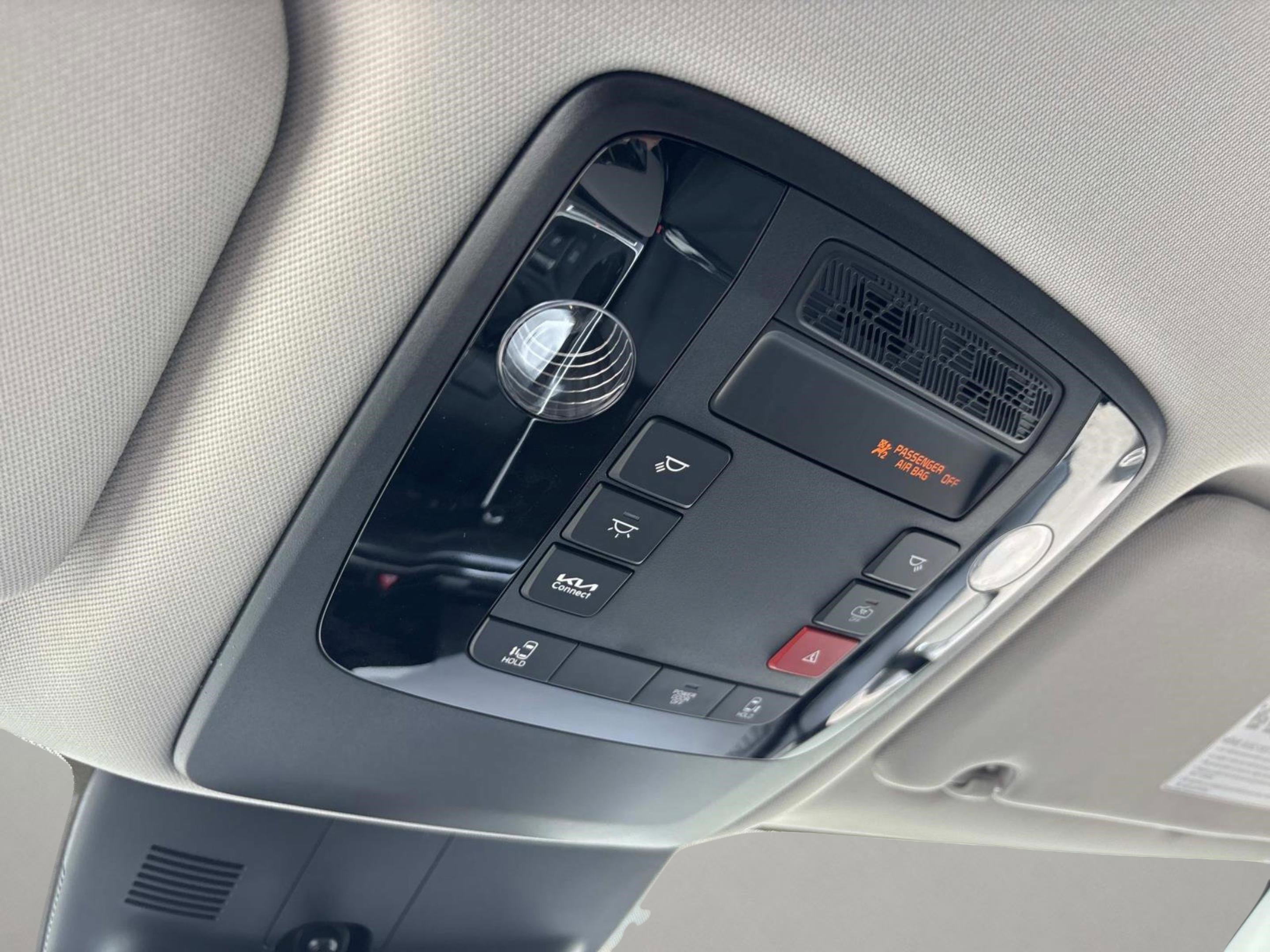 New 2026 Kia Carnival LX FWD image 30