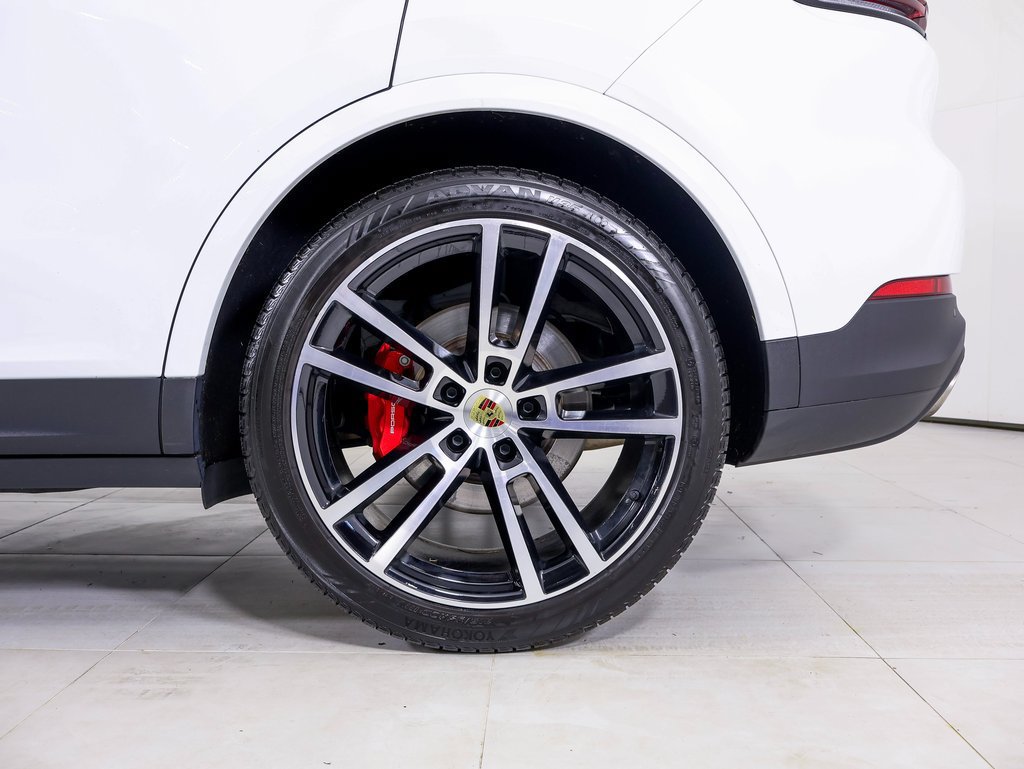 Certified 2024 Porsche Cayenne S AWD/4WD image 24