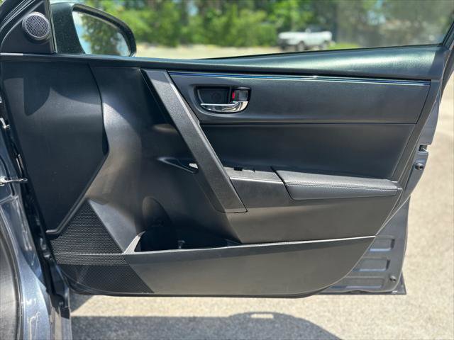 Used 2018 Toyota Corolla SE FWD image 18