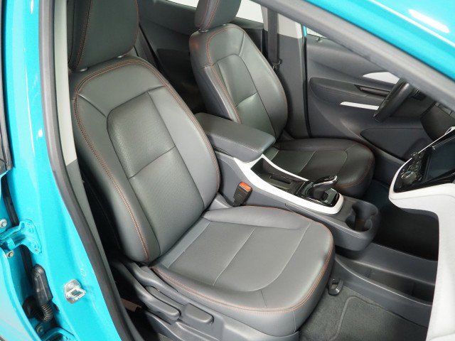 Used 2021 Chevrolet Bolt Premier w/ Infotainment Package FWD image 2