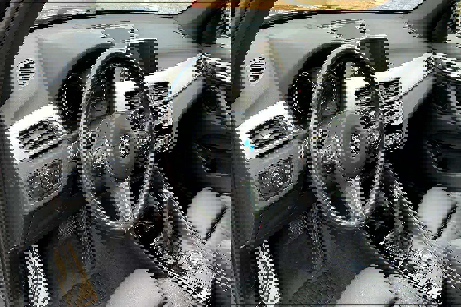 Used 2019 BMW X1 xDrive28i w/ M Sport Package image 17