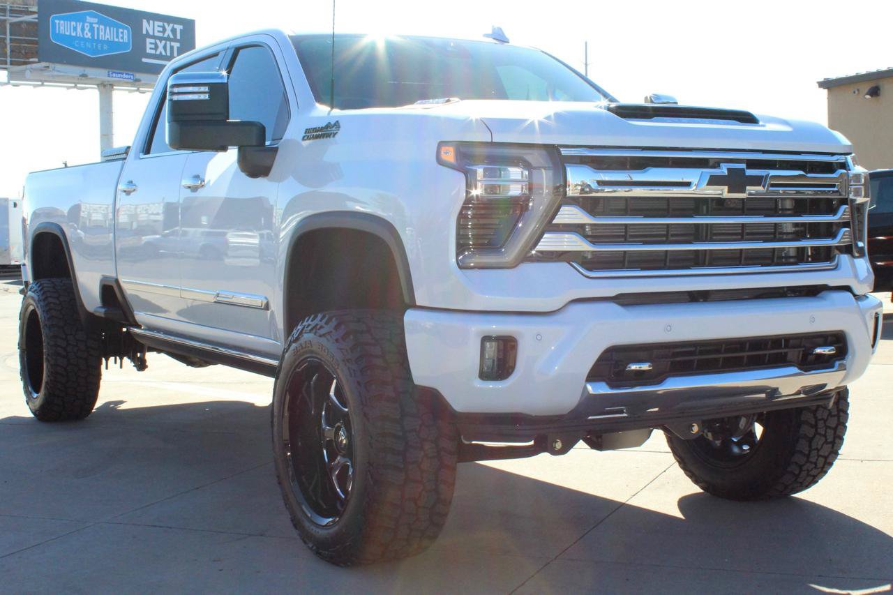 Used 2026 Chevrolet Silverado 3500 High Country w/ High Country Premium Package AWD/4WD image 11