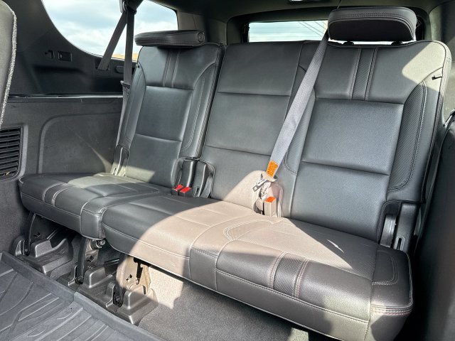 Used 2021 Chevrolet Suburban RST w/ Luxury Package AWD/4WD image 24