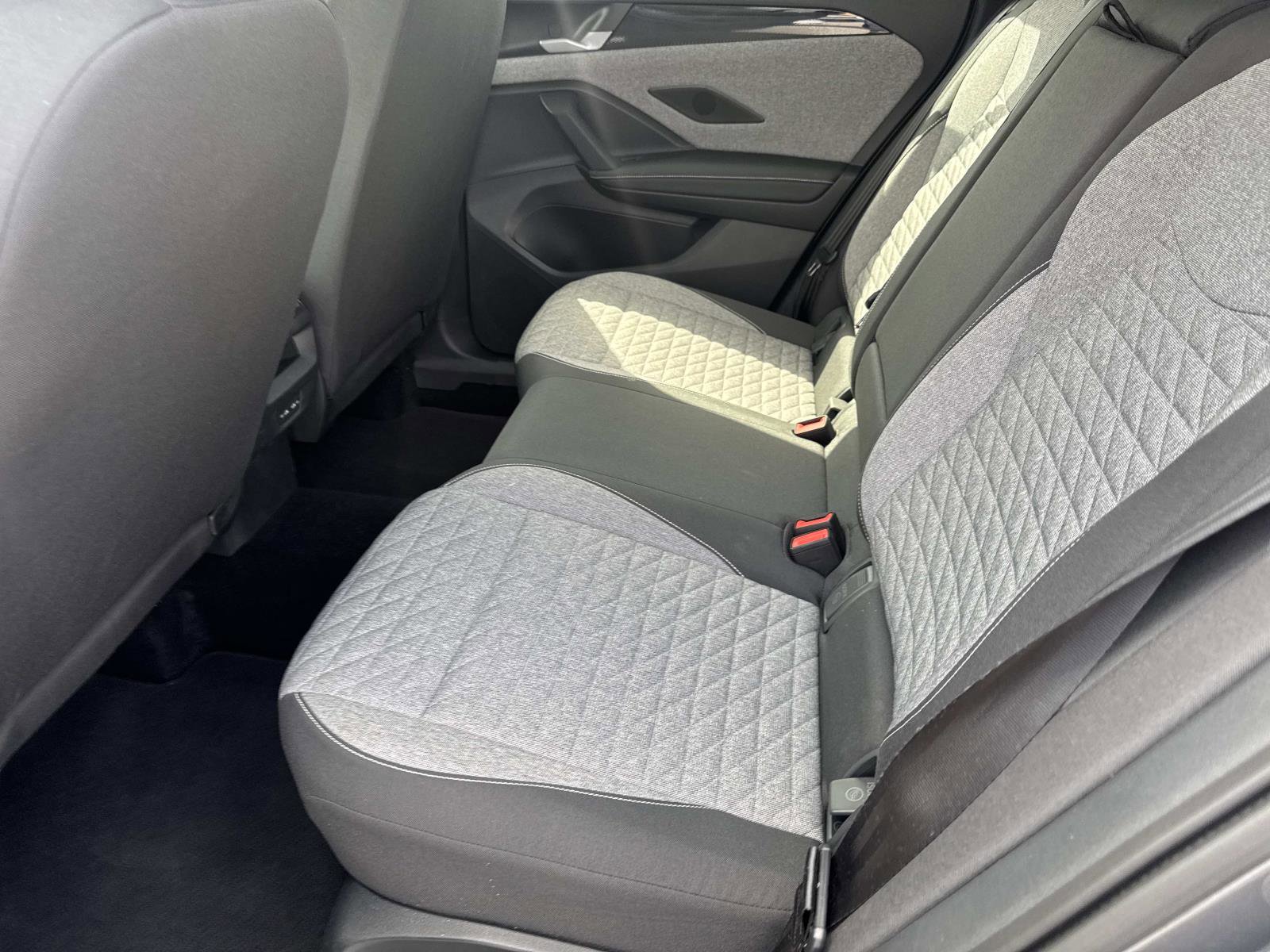 Certified 2025 Volkswagen Tiguan S image 11