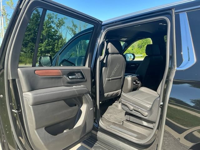 Used 2025 GMC Yukon XL Denali w/ LPO, Floor Liner Package AWD/4WD image 17