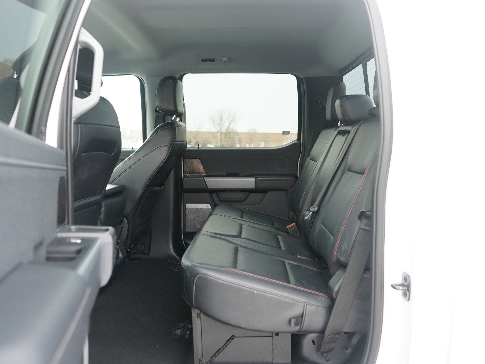 Used 2024 Ford F350 Lariat image 17