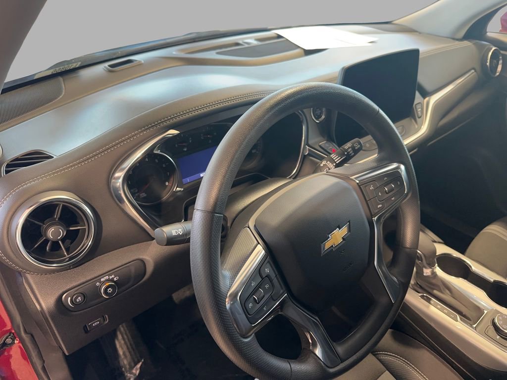 Used 2025 Chevrolet Blazer LT image 13