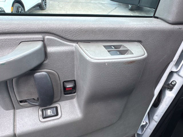Used 2025 GMC Savana 2500 w/ Driver Convenience Package RWD image 9