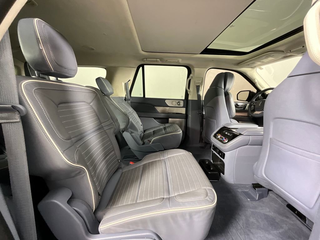 Used 2021 Lincoln Navigator L Black Label w/ Cargo Convenience Package AWD/4WD image 23