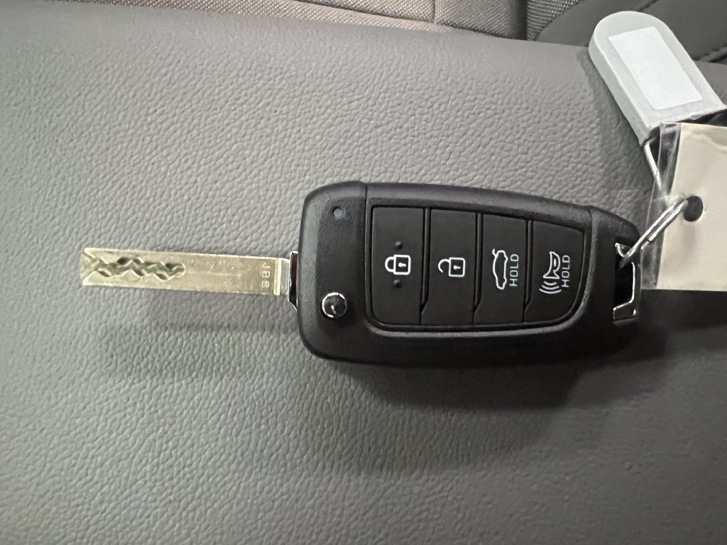 New 2026 Hyundai Elantra SE FWD image 30