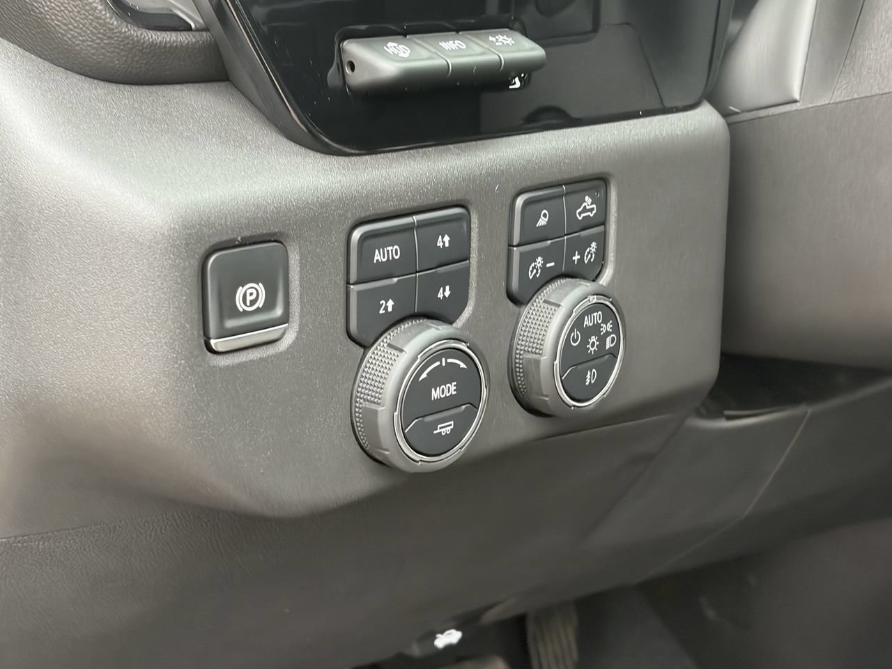 Used 2024 Chevrolet Silverado 1500 ZR2 w/ ZR2 Bison Edition AWD/4WD image 26