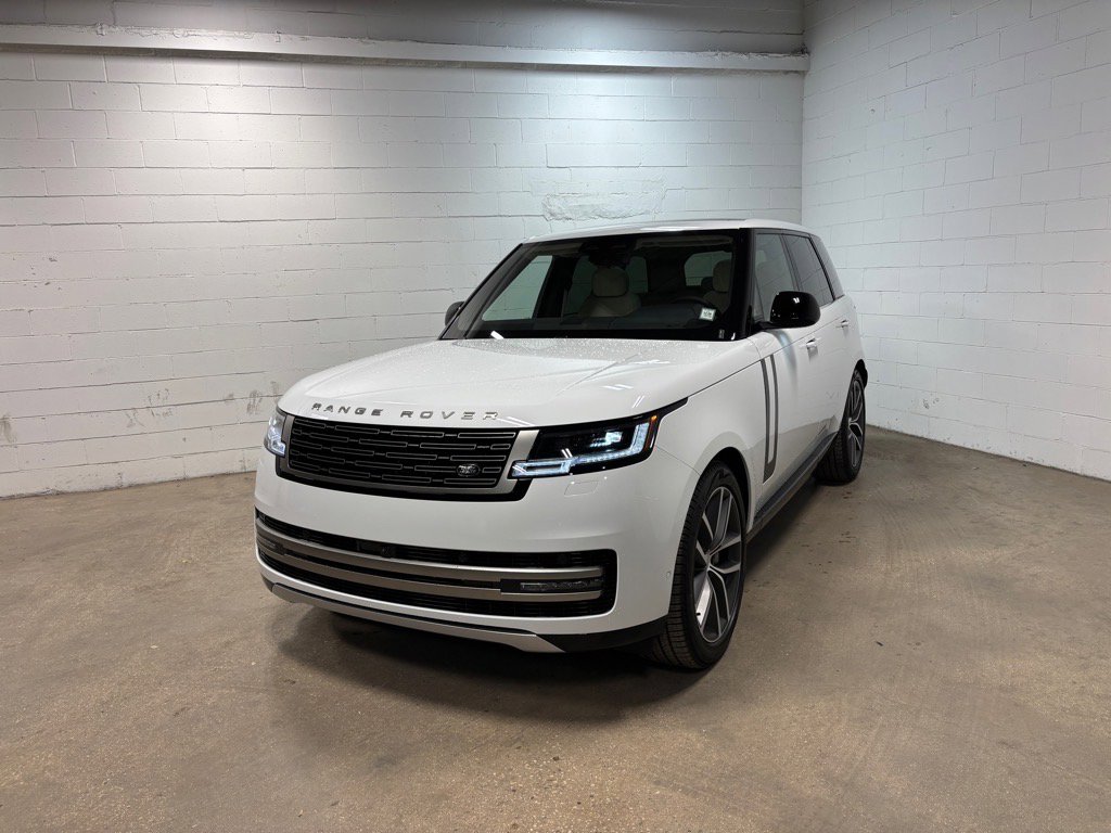New 2025 Land Rover Range Rover SE image 2