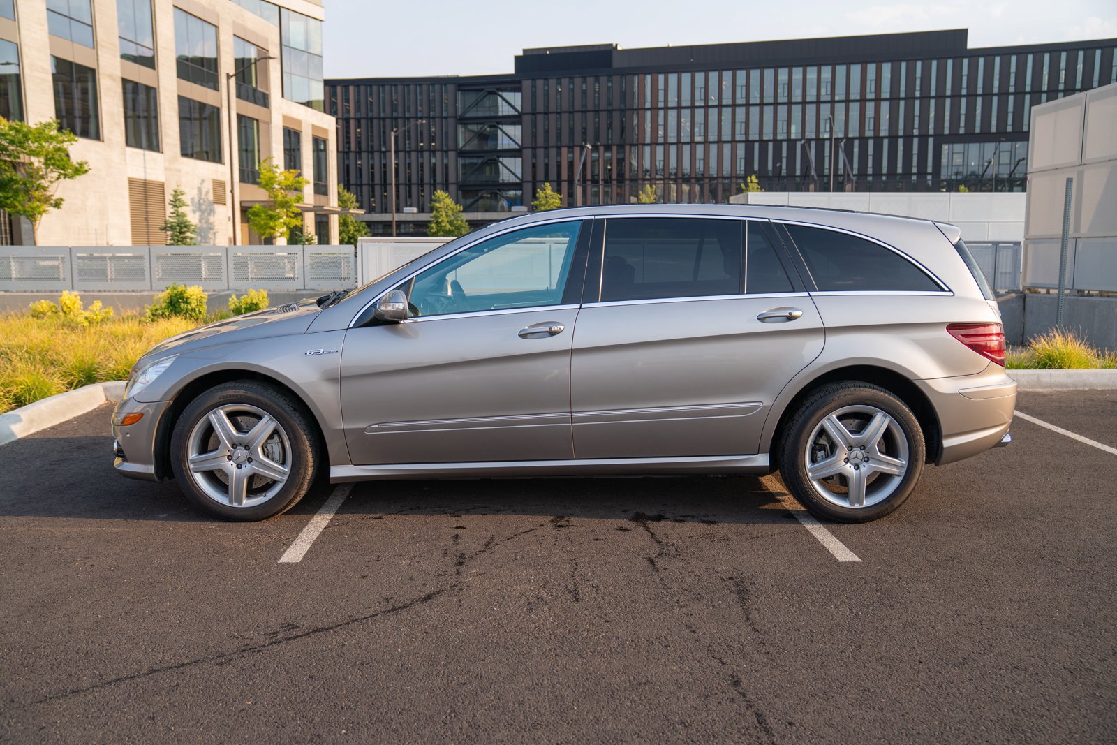 Used 2007 Mercedes-Benz R 63 AMG 4MATIC image 2