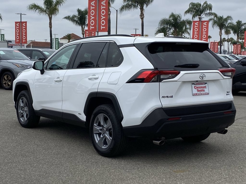 Certified 2025 Toyota RAV4 XLE AWD/4WD image 40